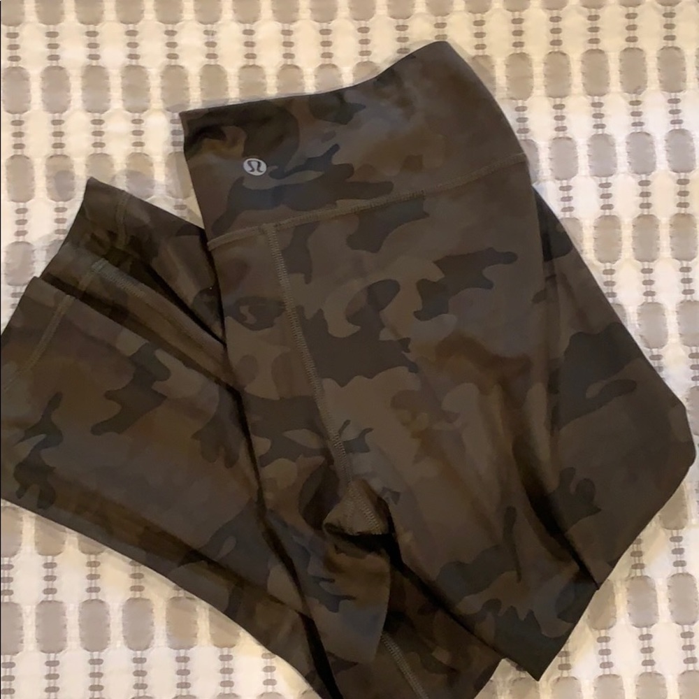 Lululemon Camo Crop Leggings